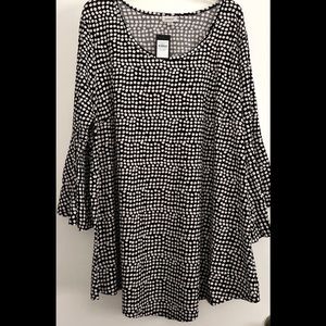 NEW! Blk & white Dots has flare 3/4 sleeve, lightweight and soft material.